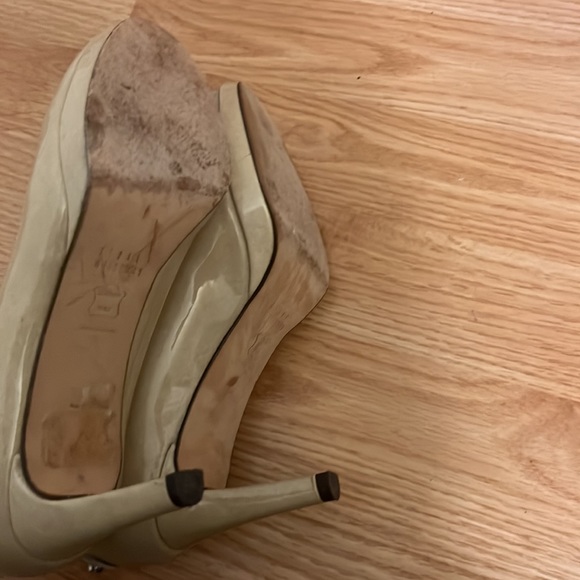 Stuart Weitzman Heel Shoes - Picture 4 of 8